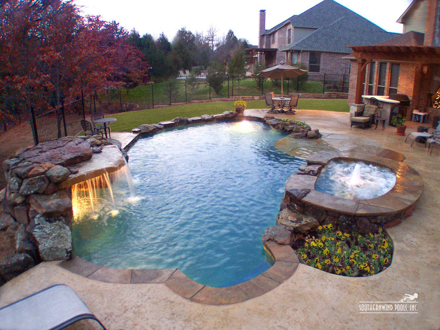 Lovely Natural Swimming Pool Design For Backyard