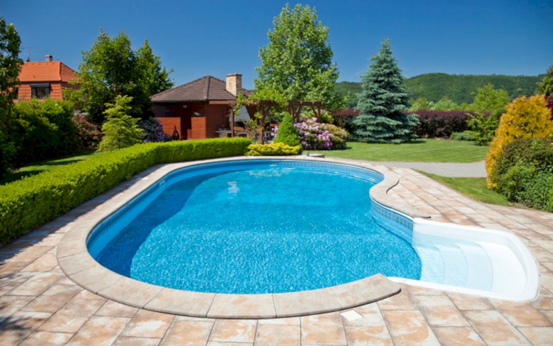 31 Beautiful Pool In The Yard Of The House