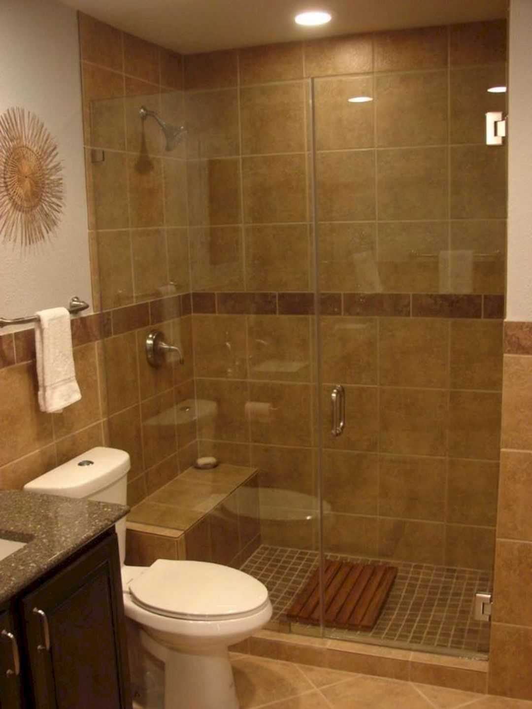 Bathroom Shower Doors Ideas / Frameless Shower Doors and Pros-Cons You Must Know - Amaza ... - Here, neutral glass tiles add subtle shimmer behind the glass doors of a frameless enclosure.