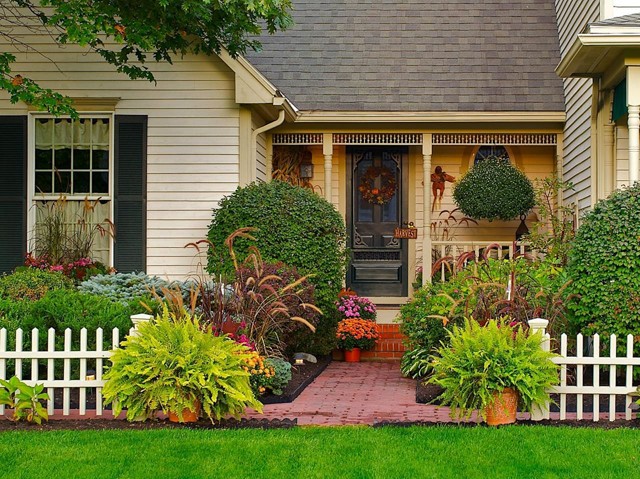 Small Front Porch Entrance Landscaping Ideas