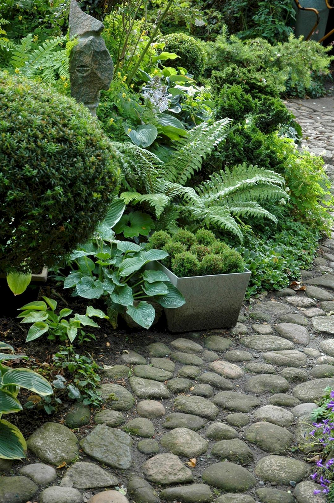 Small Stone Pathway Design For Garden