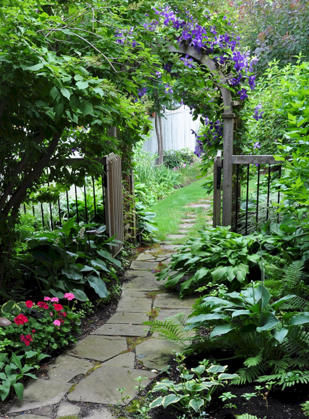 Beautiful Natural Pathway Ideas For Your Garden
