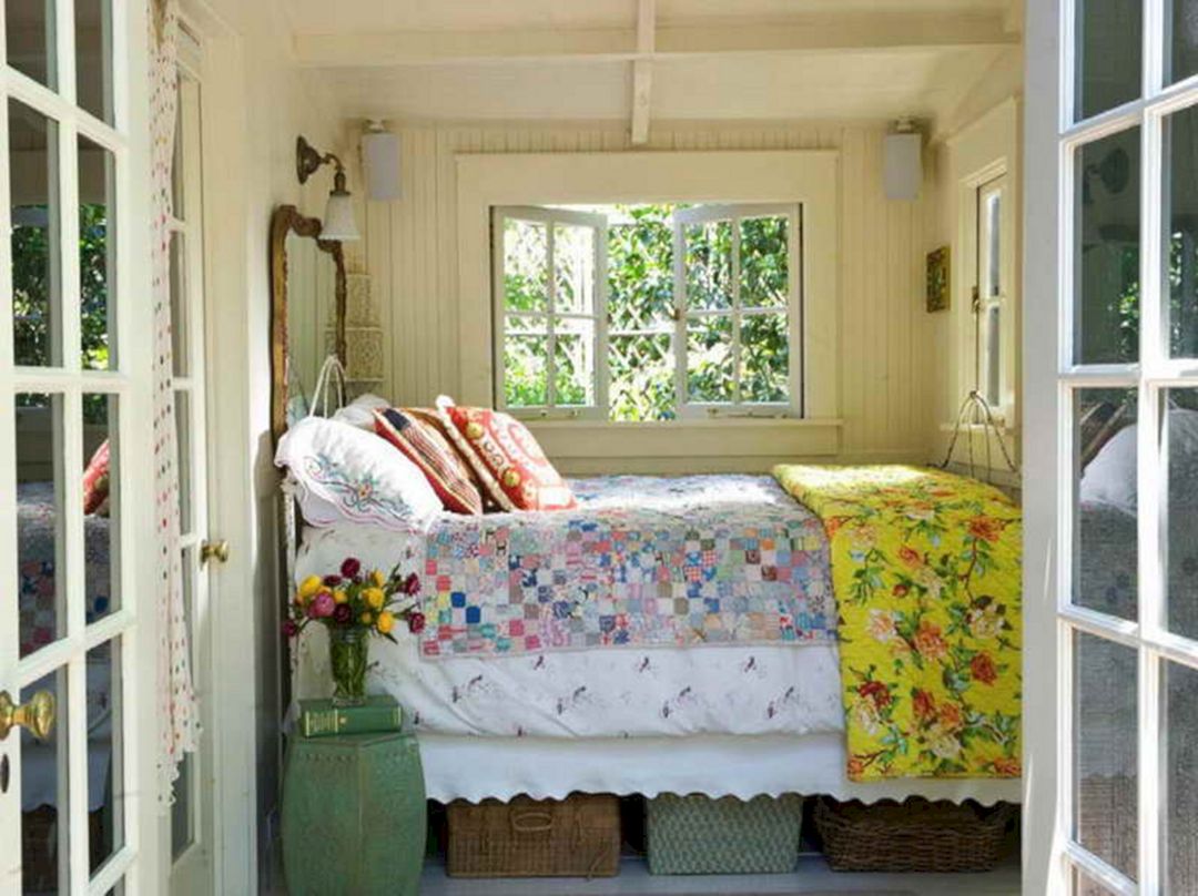 Small Cottage Bedroom Decorating Ideas