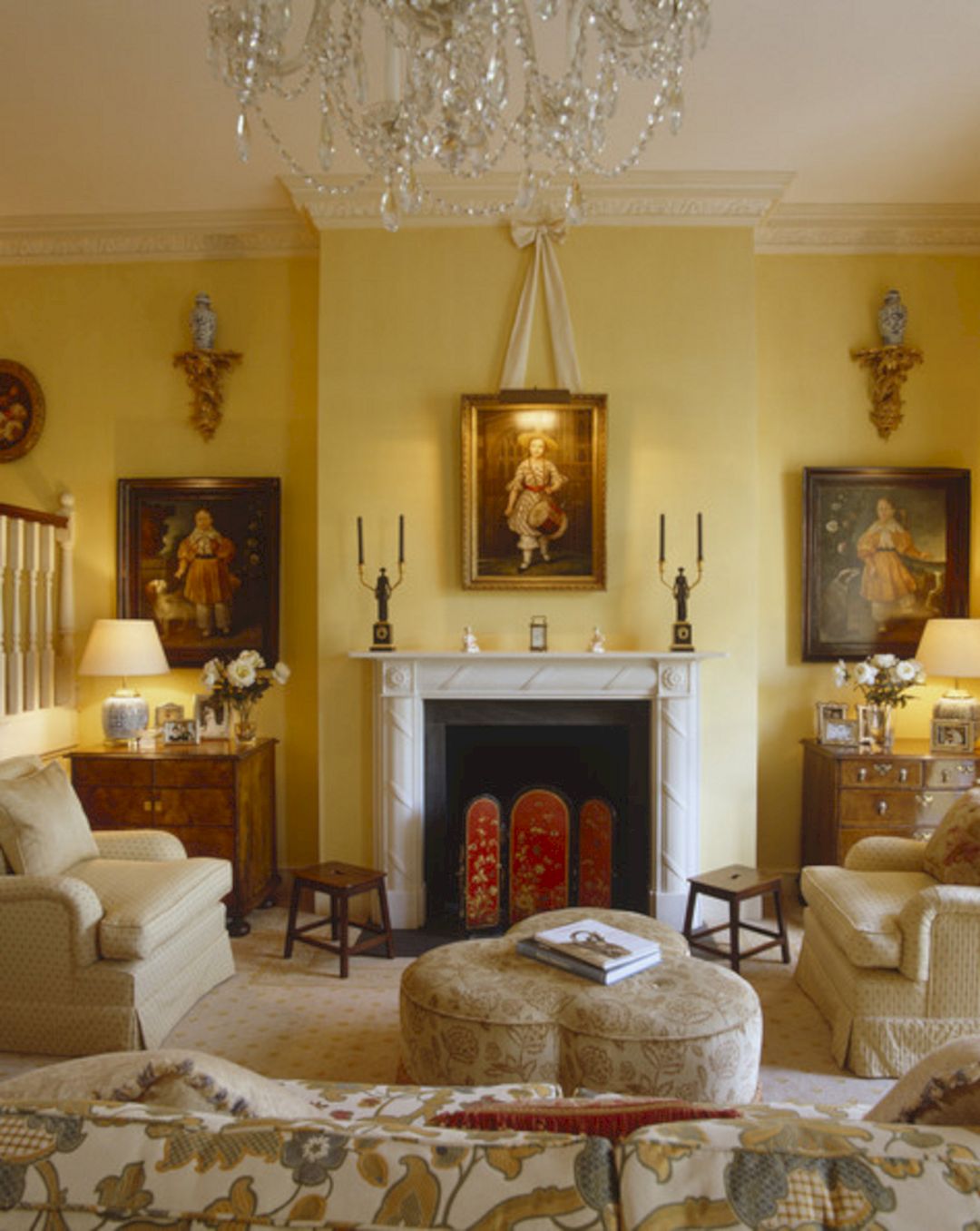Traditional Living Room Yellow Ideaas