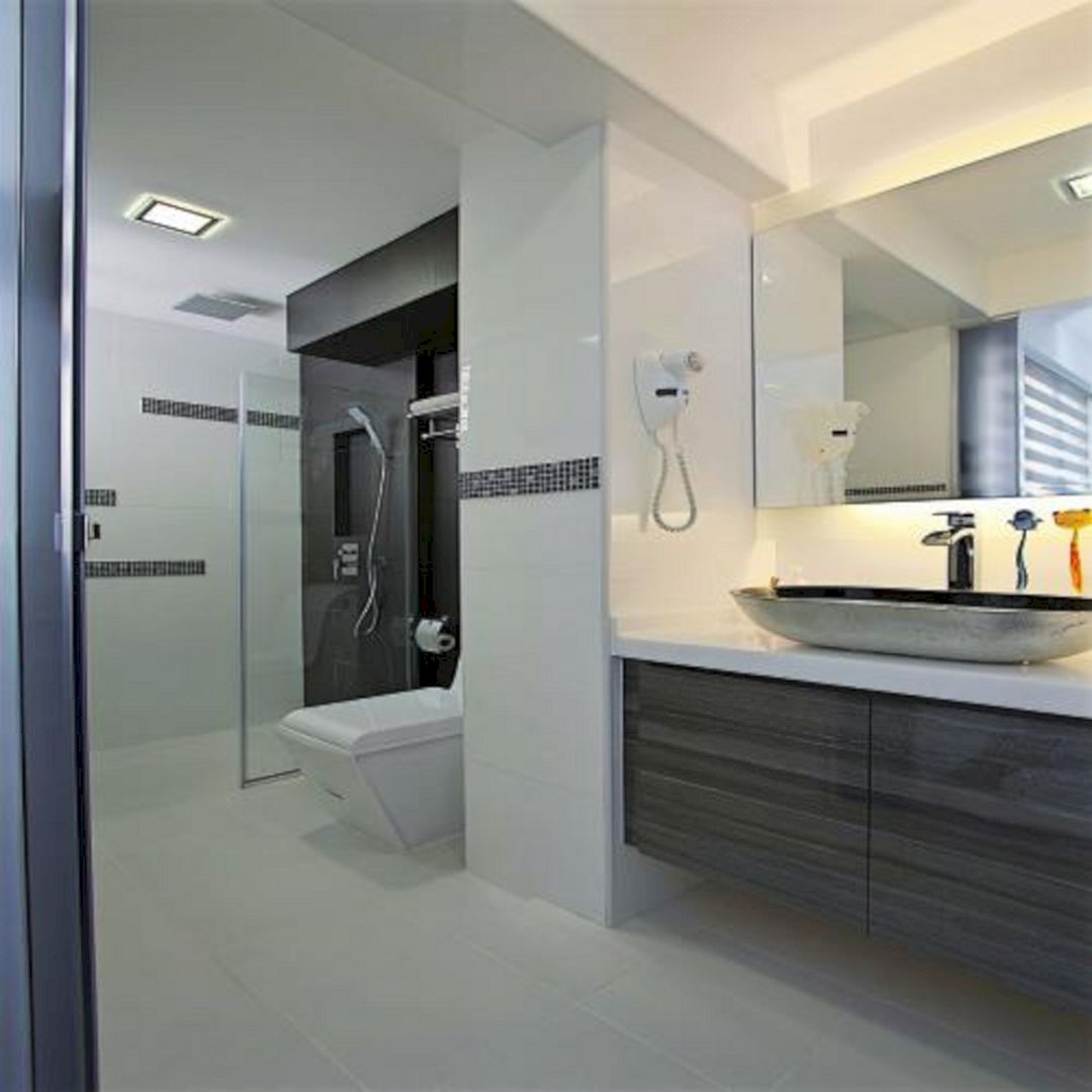 Simple Northwest Contemporary Bathroom Interior Design 