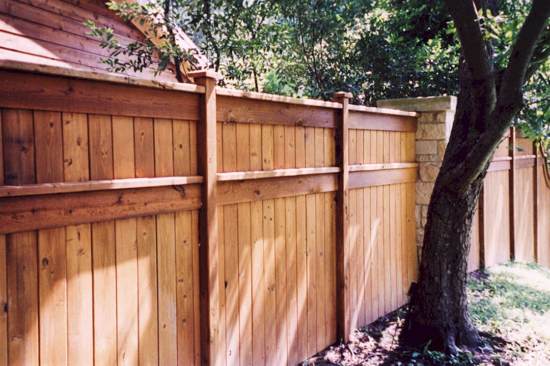 Wooden Backyard Fence Design 7