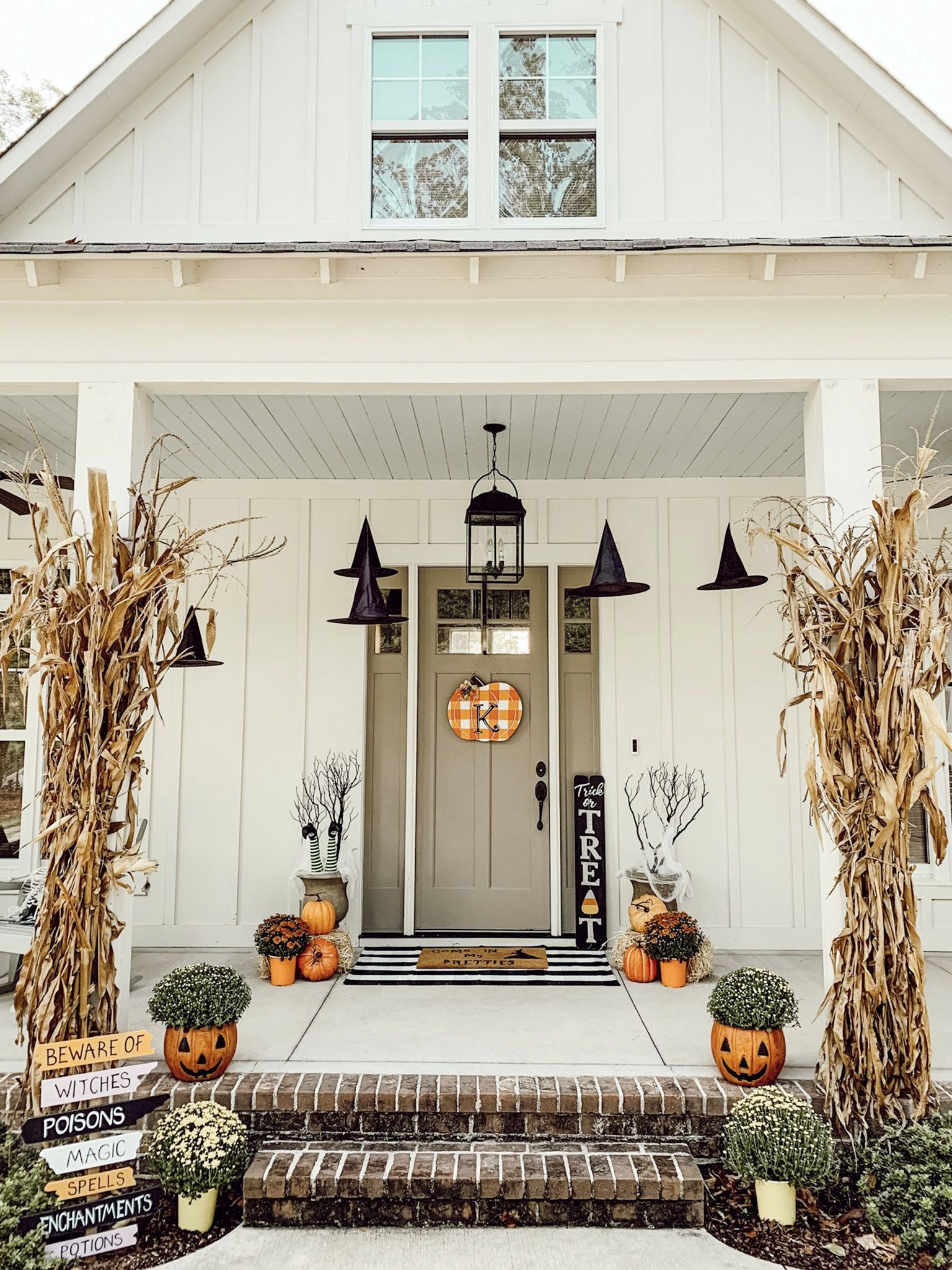 Halloween Front Porch From Makinghomepretty
