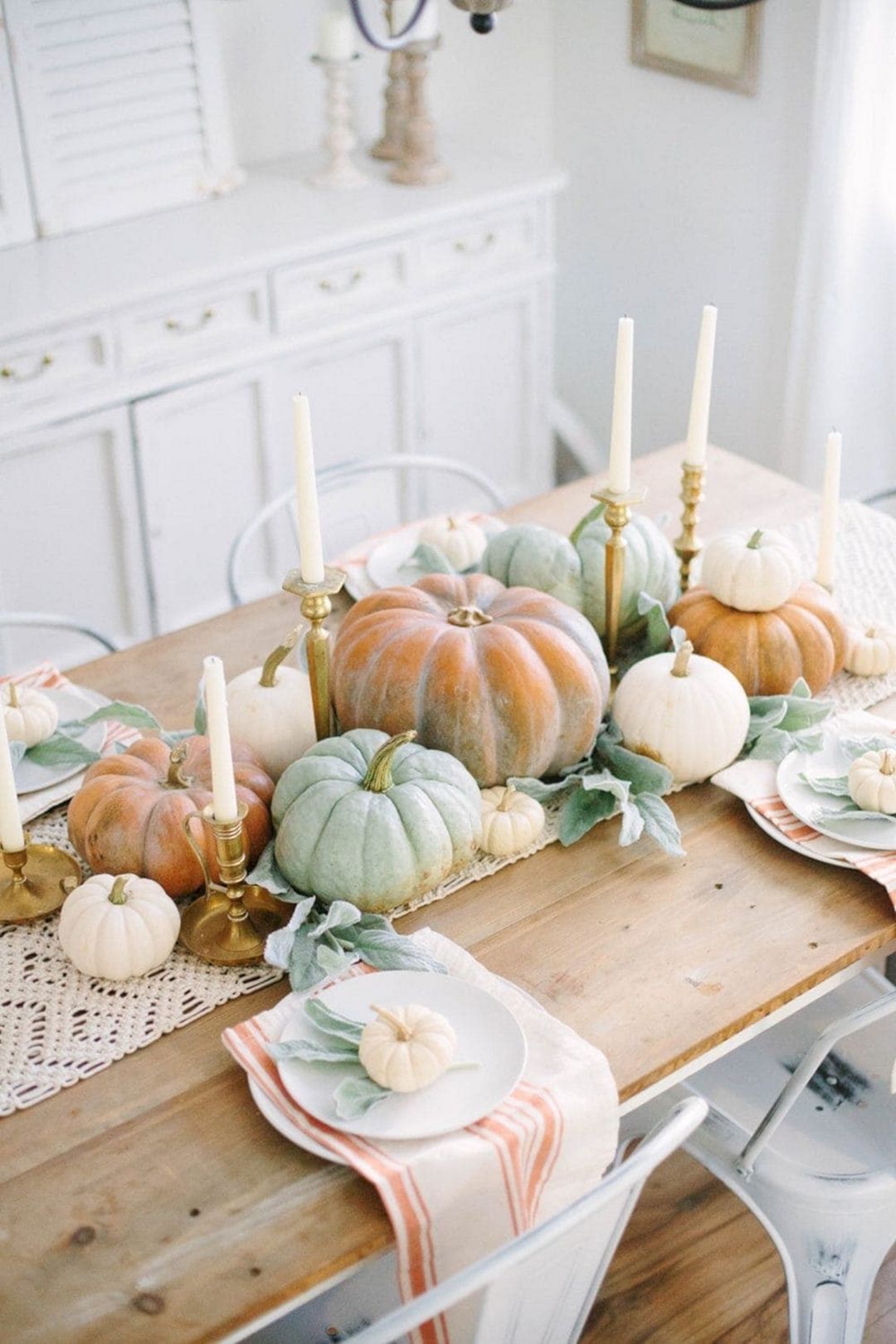 Thanksgiving Table Decor With Pumpkins From Joyfullygrowingblog