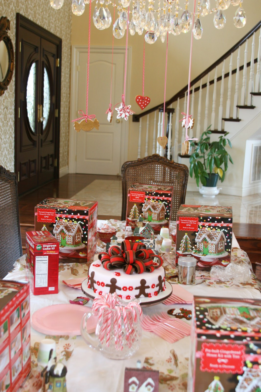 Christmas Birthday Party Unique Sweet Parties A Gingerbread Party ? Glorious Treats from Alltopcollections